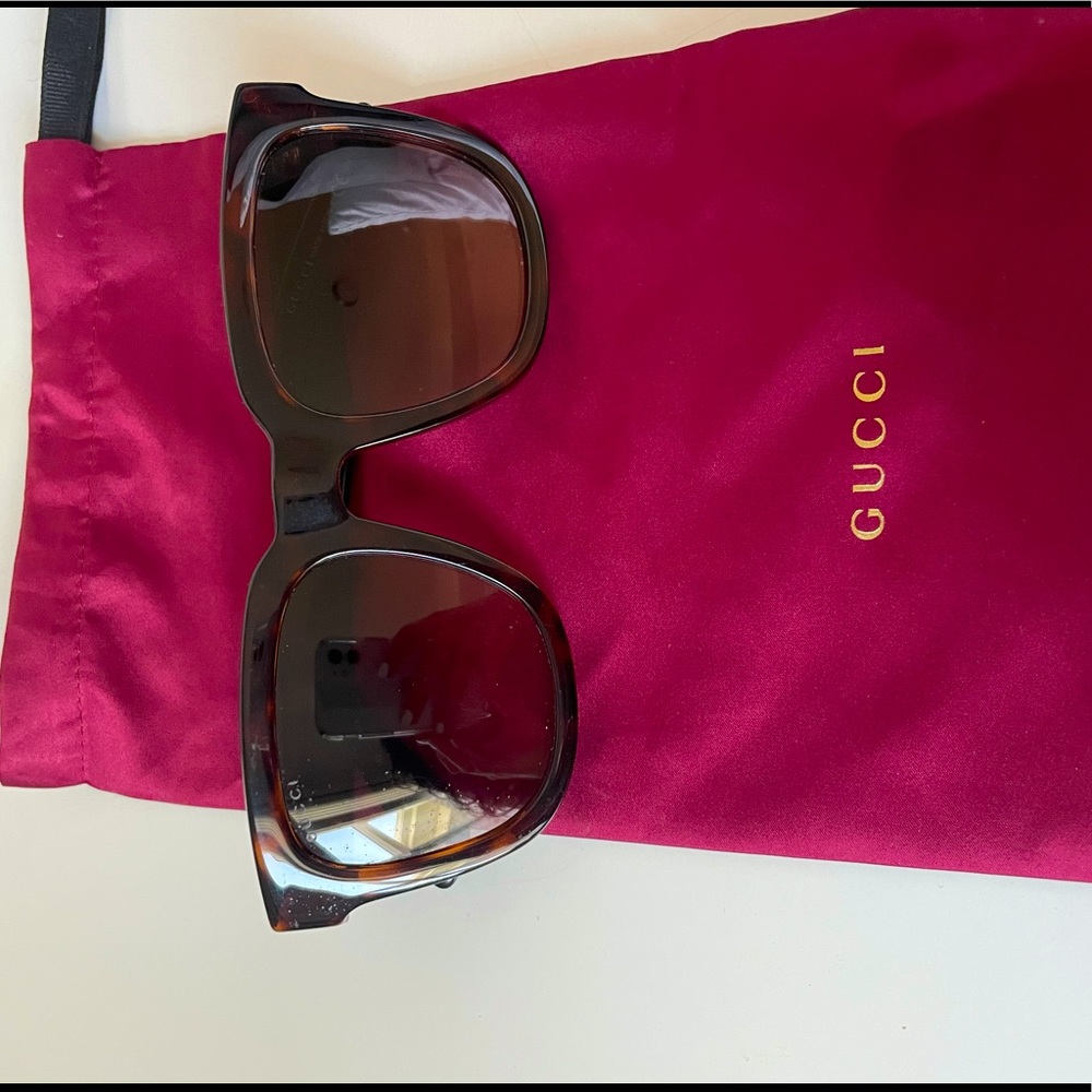 Gucci woman sunglasses